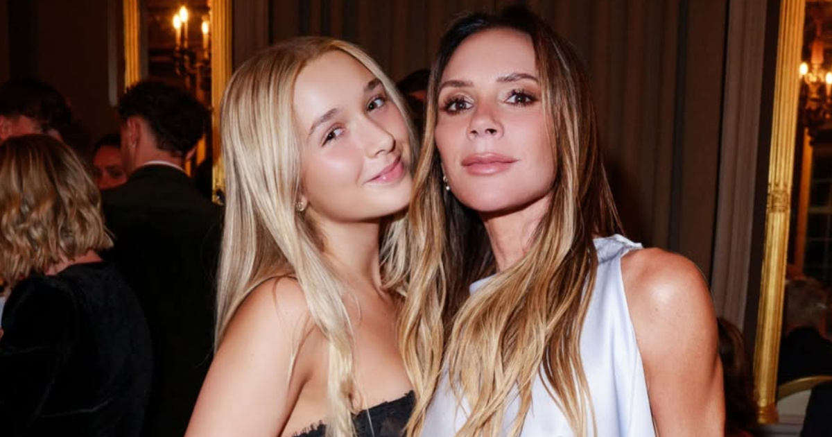 Harper Beckham pojavila se u crnoj čipkastoj haljini. Sve više podsjeća na Victoriju