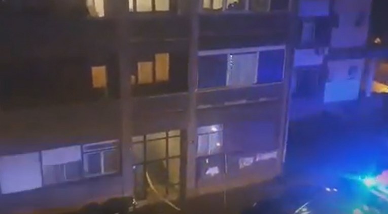 Požar u stambenoj zgradi u Zagrebu, ugasili ga vatrogasci