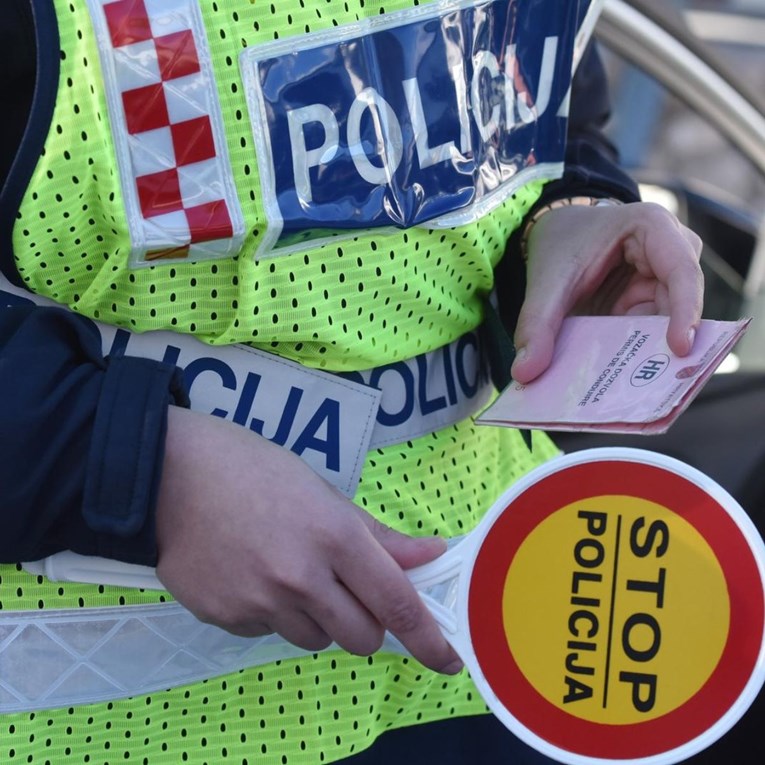 Nepalcima se zapalio kamion u Vodicama. Policija otkrila da imaju lažne vozačke