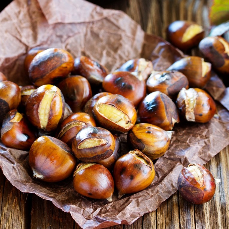 Kako ispeći kestene da budu mekani i mirisni - bez muke i nereda?