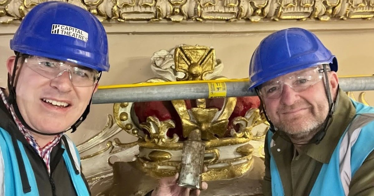 FOTO Radnici obnavljali kazalište pa našli poruku u boci staru 120 godina