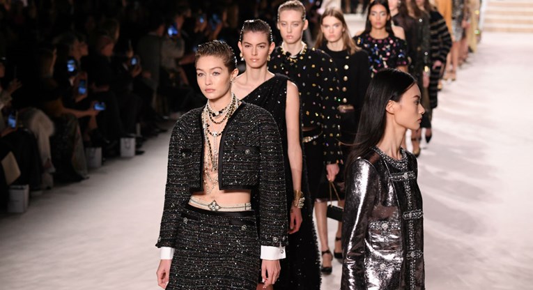 Chanel vraća u modu zaboravljeni modni dodatak koji je bio hit početkom milenija