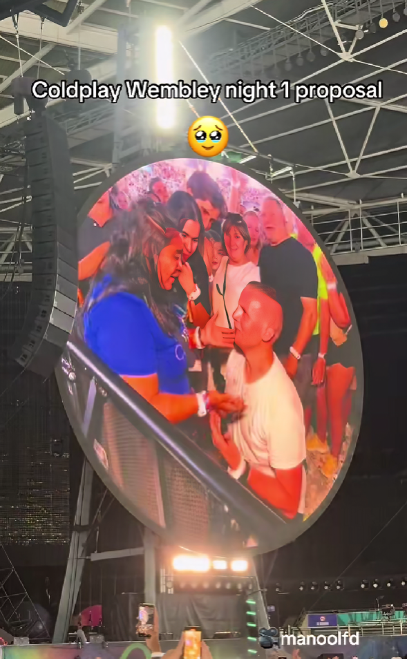 Pala prosidba na koncertu Coldplaya, Chris Martin: "To je vaša žena, ničija druga?"