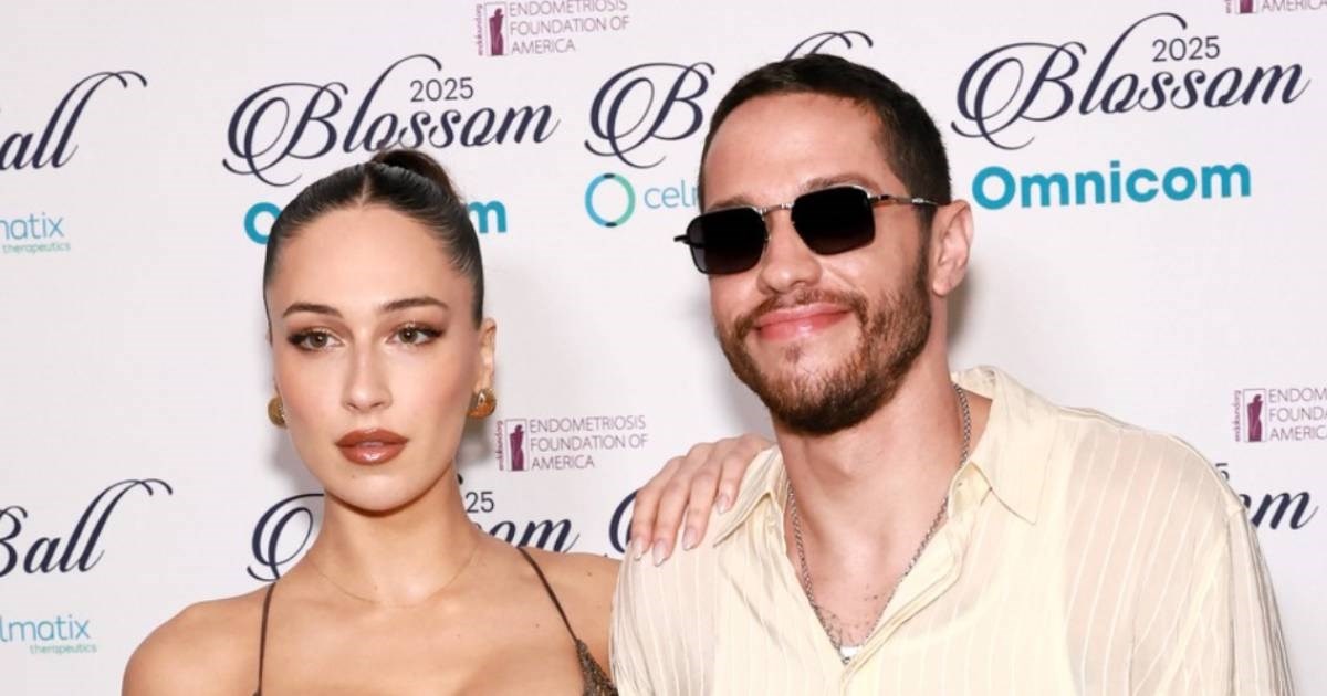 Pete Davidson potvrdio vezu s manekenkom, pozirali su zajedno na crvenom tepihu