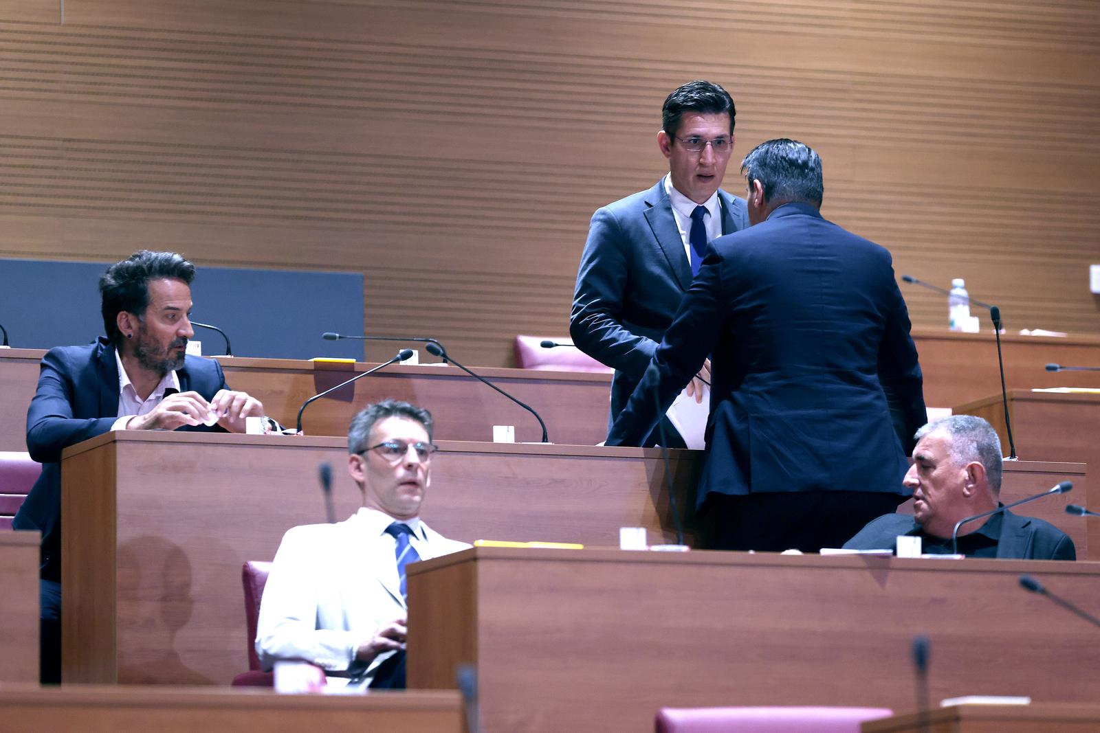 MOST održao presicu. Bulj: Bando, bagro, otrovati hrvatski narod nećete