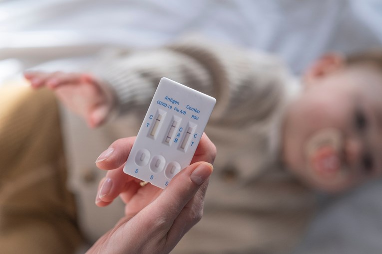 Bolnice u Britaniji preopterećene gripom, odgađaju se dječje operacije