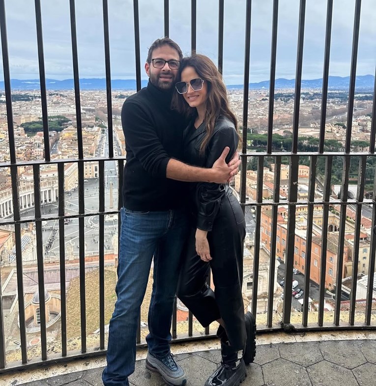 Maja Cvjetković otputovala s partnerom Muratom: "Malo mjesto s velikom poviješću"