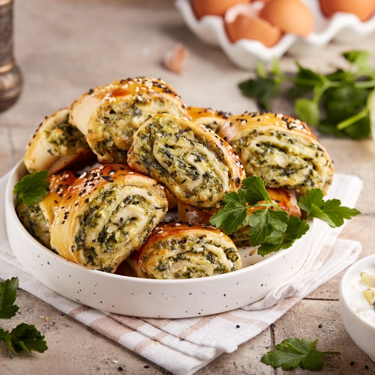 Pet ideja za slane zalogaje s lisnatim tijestom, brzo su gotovi i preukusni