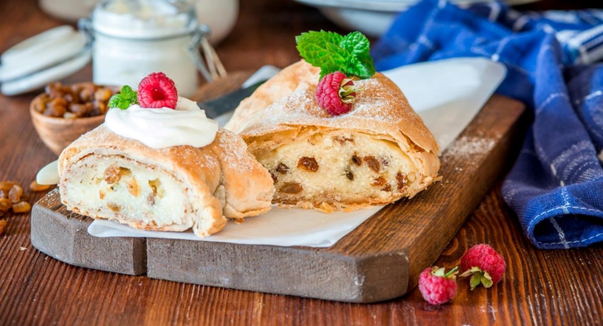 Bake su radile točno ovakve štrudle. Ova sa sirom gotova je u 20 minuta