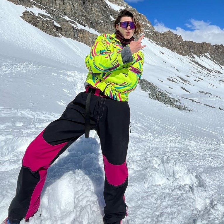 Marko Bošnjak objavio fotke iz Švicarske, krenuo s prvim pripremama za Eurosong