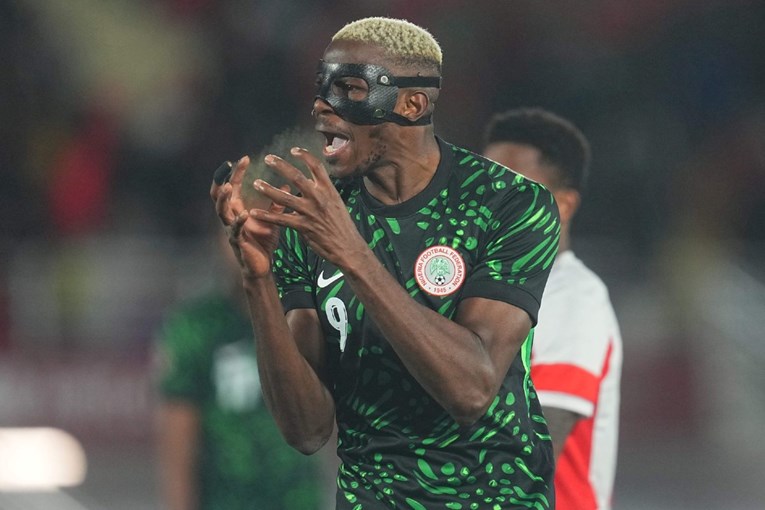 Nigerijci bijesni na Osimhena nakon skandala. Zaprijetio je povratkom u Tursku