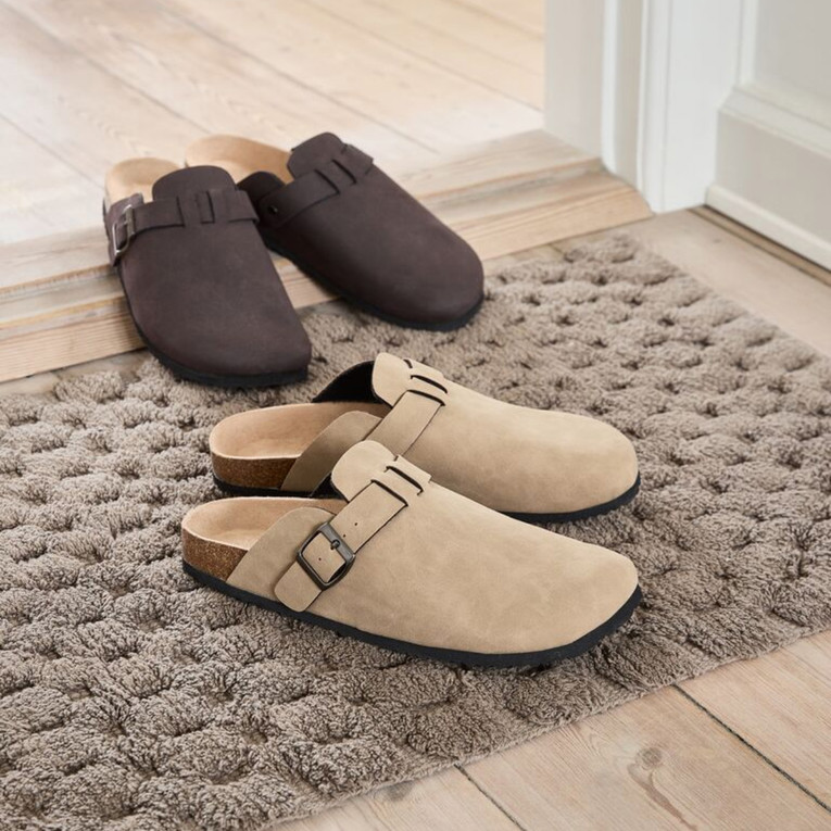 Jysk ima papuče koje podsjećaju na Birkenstock hit, a cijena je puno niža