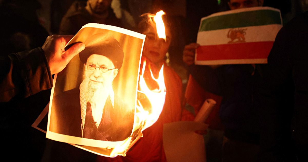 U gušenju prosvjeda u Iranu ubijeno više od 6000 ljudi. Uhićeno preko 41.800