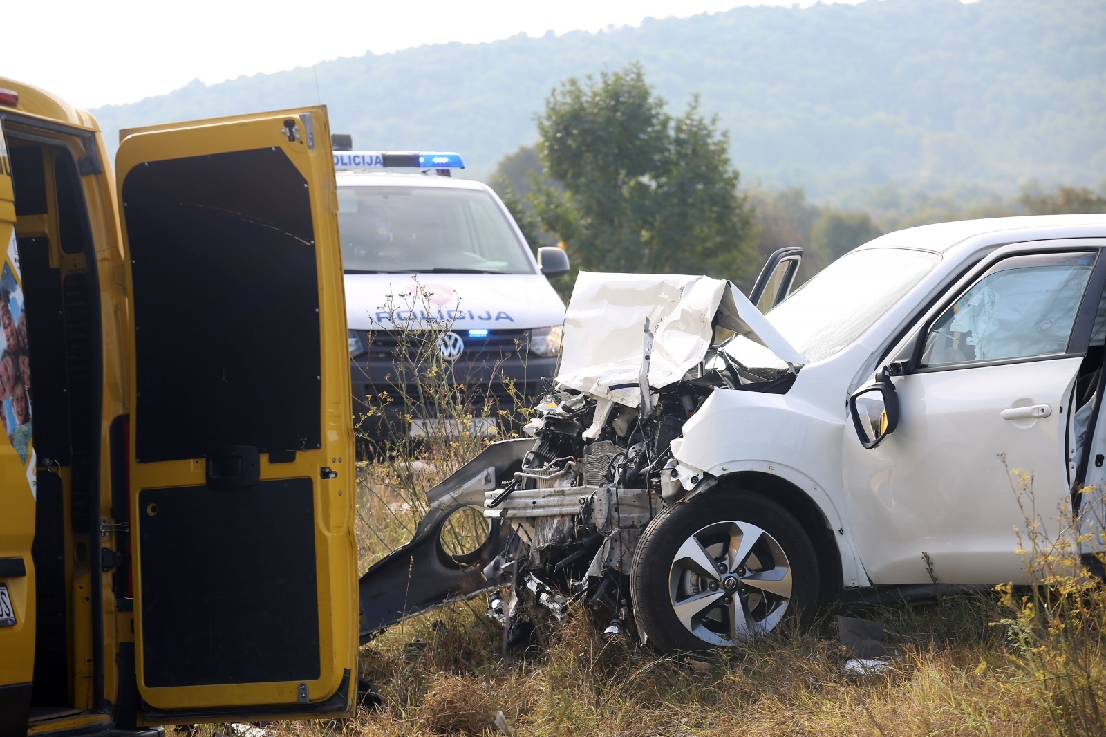 Vozač poštanskog kombija prešao u suprotni trak, druga vozačica u bolnici
