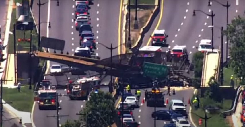 VIDEO U Washingtonu se srušio pješački most