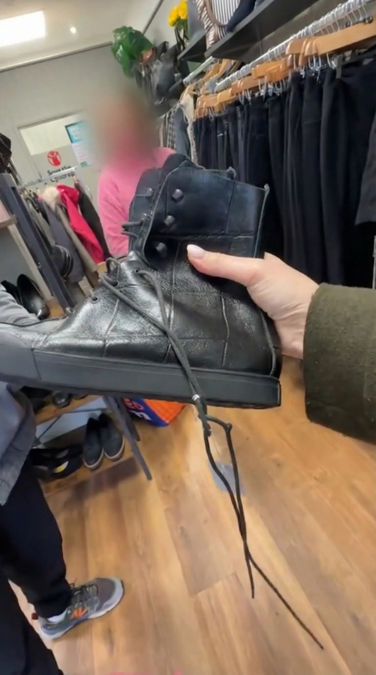 U second handu pronašli Loewe čizme po smiješnoj cijeni. Odmah su ih kupili 