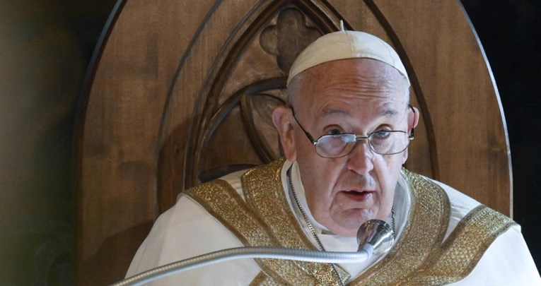 Papa iznenada smijenio cijeli vrh Caritasa