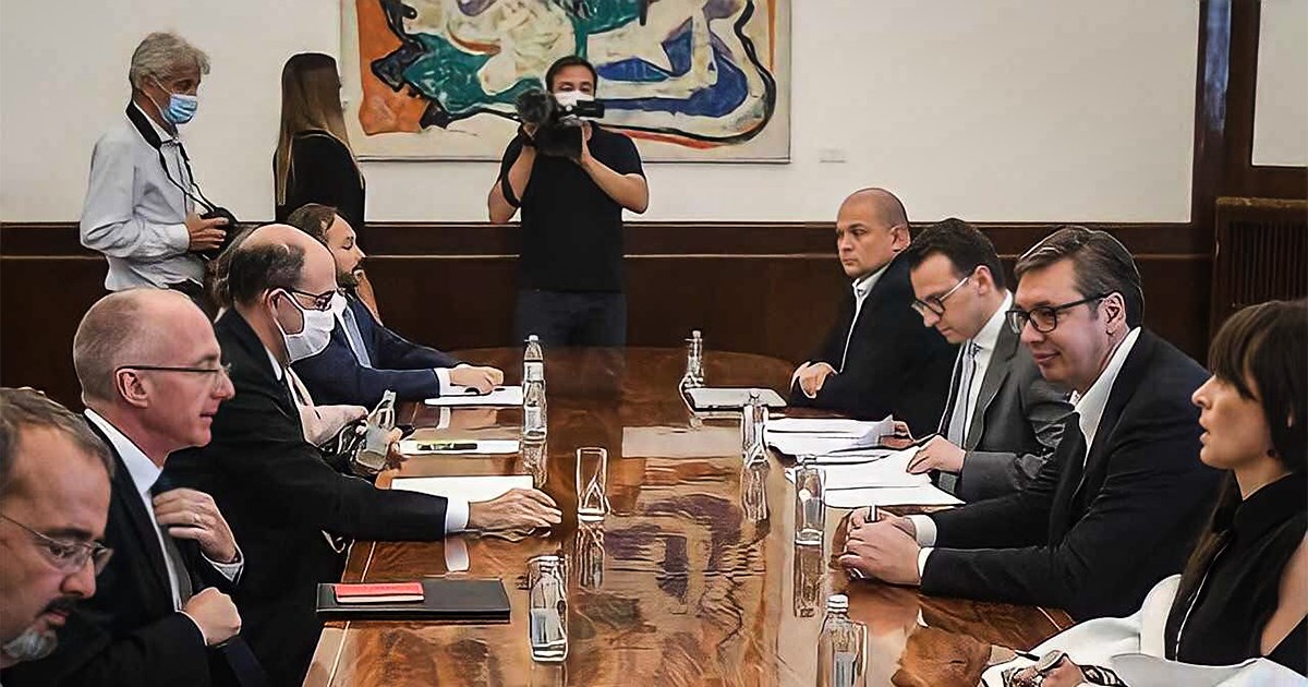 Vučić se sastao sa zapadnim ambasadorima, kaže da ih je pitao "jesi li normalan bre?"