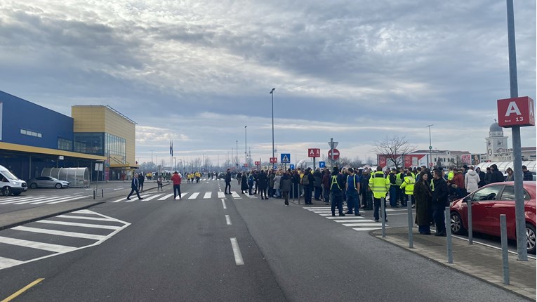 Evakuirana zagrebačka Ikea, oglasili su se alarmi