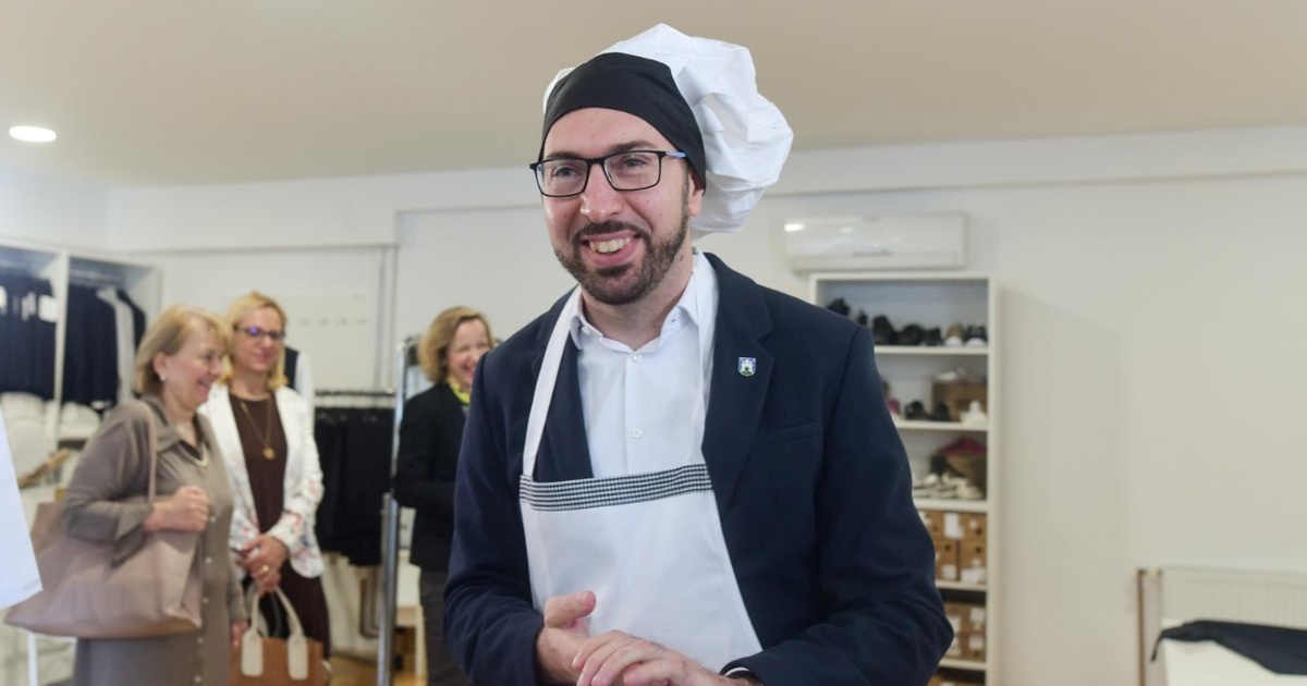Tomašević u URIHO-u odjenuo odjeću za kuhare pa spremno pozirao fotografima