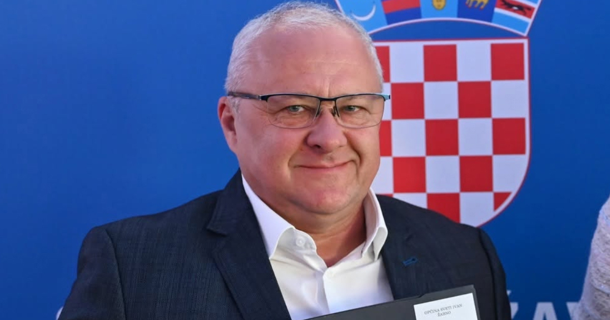 Uhićen načelnik koji je sa sinovima udarao po autu u kojem je bila beba