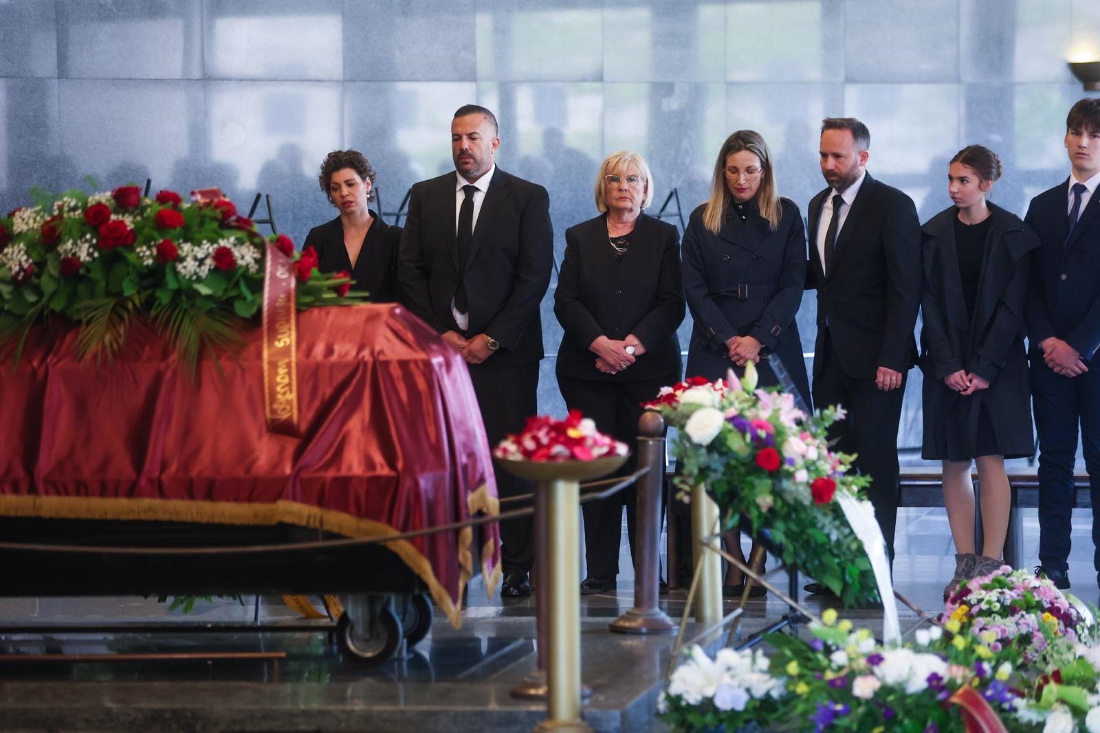 VIDEO Na zagrebačkom Krematoriju obitelj i kolege oprostili se od Željka Vukmirice