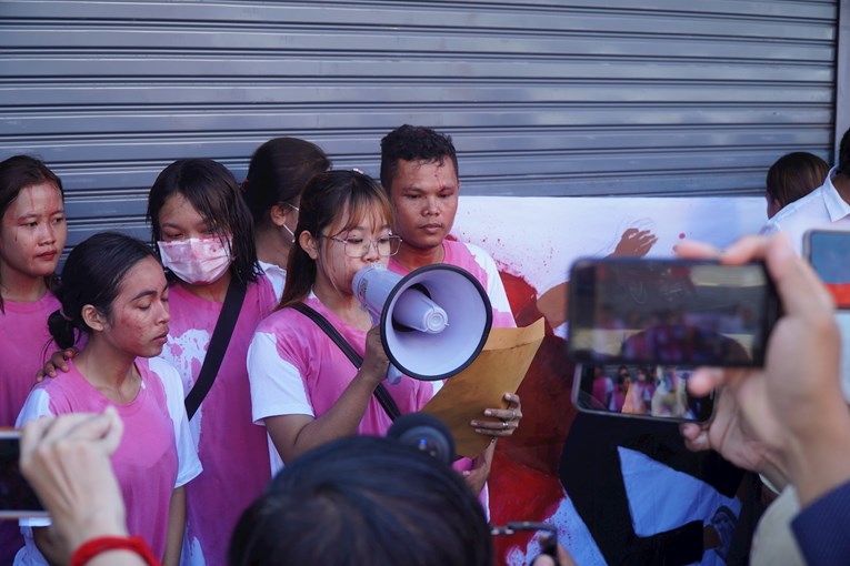 Aktivisti za okoliš u Kambodži optuženi za urotu protiv vlade i uvredu monarha