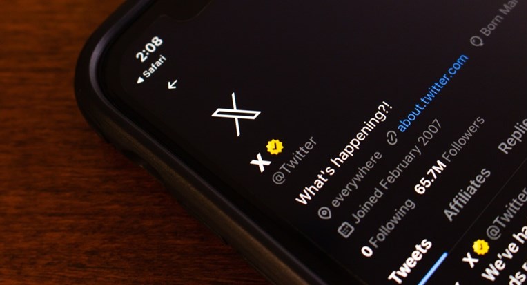 Muskov X će dopustiti političke oglase uoči izbora u SAD-u