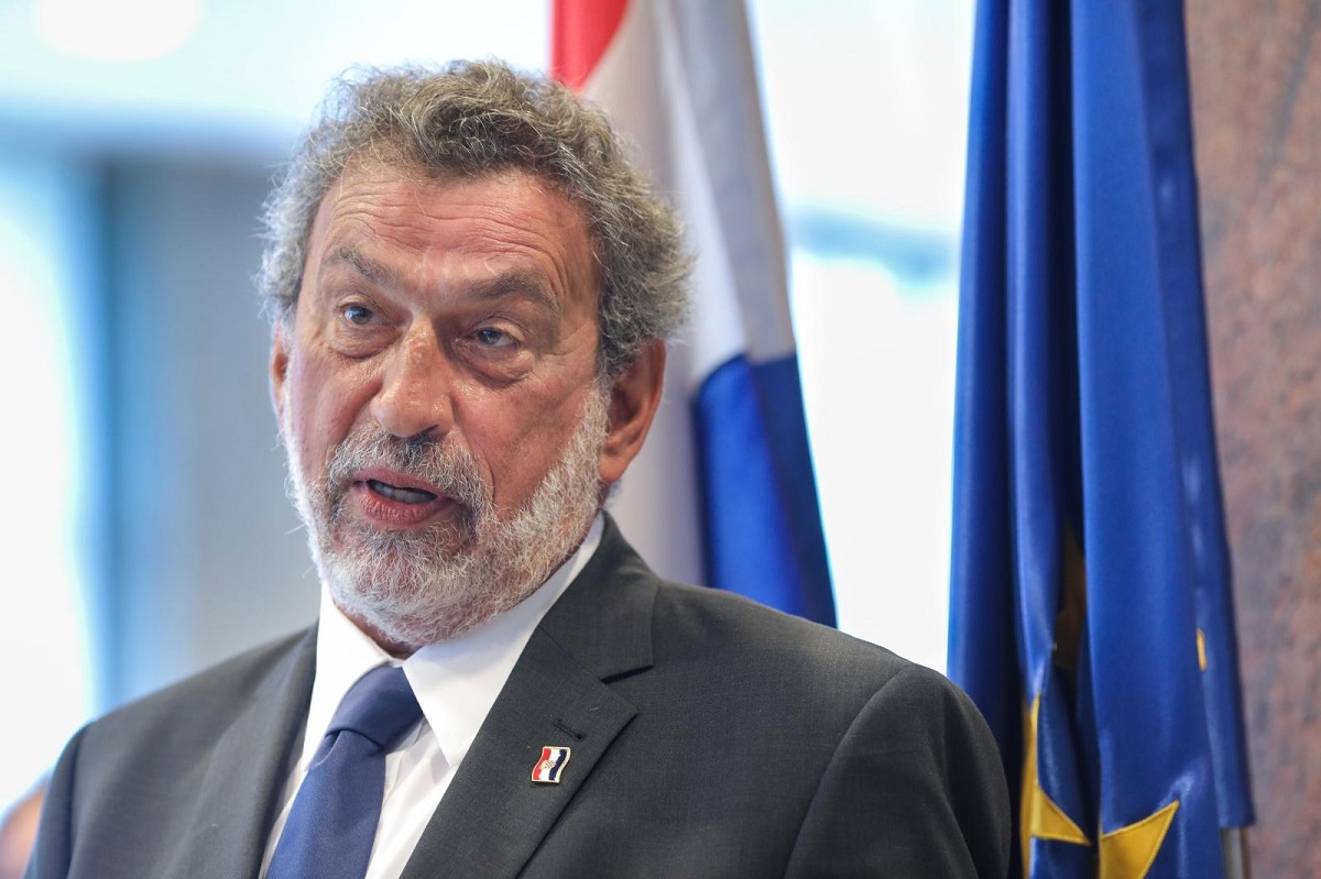 Fuchs: Trenutno je oko 2000 djece i 150 djelatnika škola u samoizolaciji