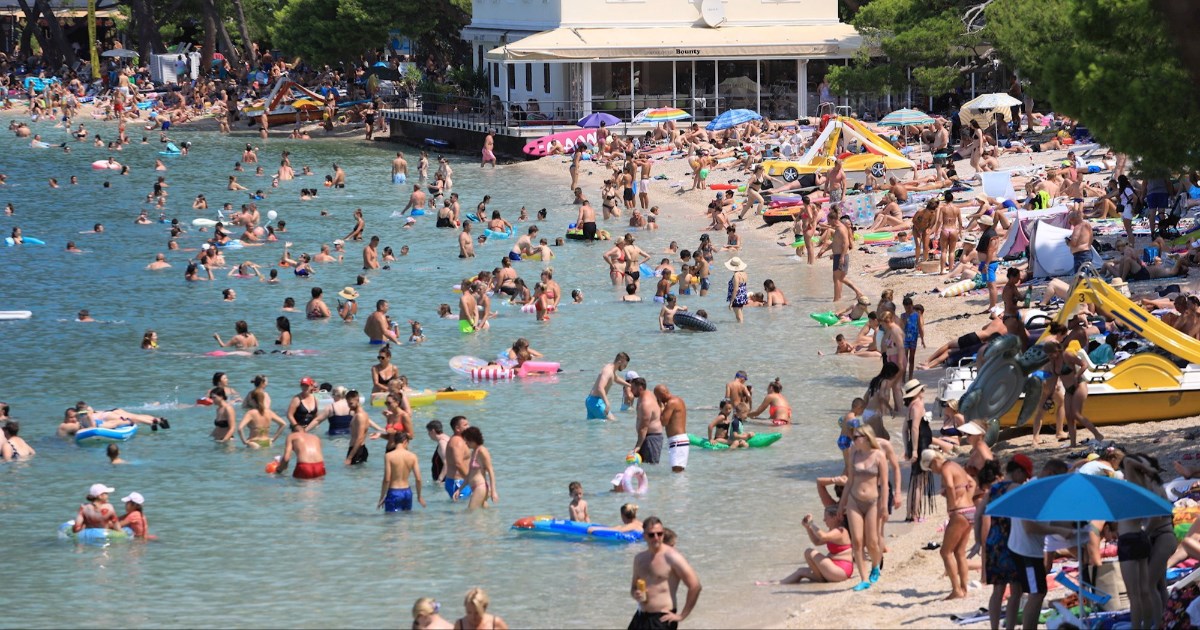 FOTO Ovako izgleda plaža u Makarskoj početkom kolovoza