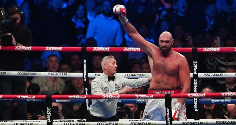 Fury nokautirao Whytea pred 100 tisuća ljudi na Wembleyju