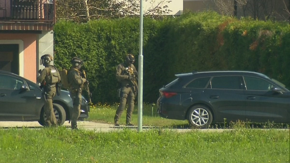 Pucao na policiju u Sloveniji. Satima trajala drama nakon čega je uhićen