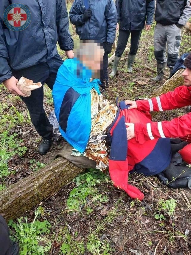 Policija i HGSS spasili ribiča iz nabujale Drave kod Belišća