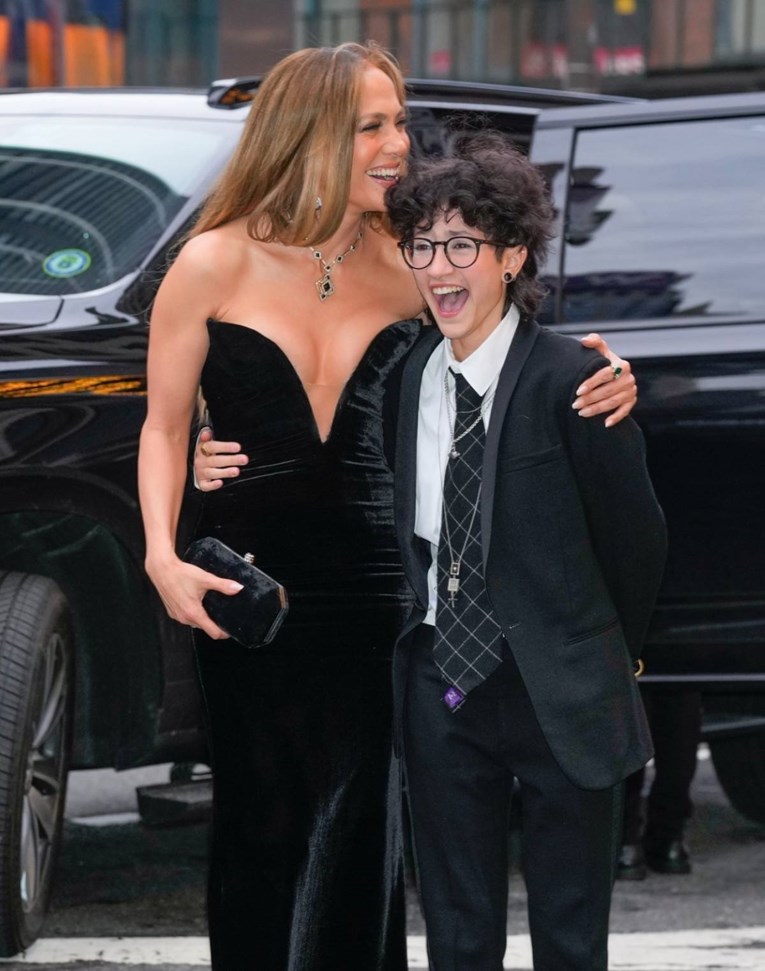 Jennifer Lopez i njezino nebinarno dijete (17) privukli pažnju fotografa na Broadwayu