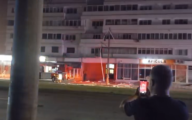 Dron pao na zgradu u Rumunjskoj. "Udario je u okno lifta, komadi drona su bili po tlu"