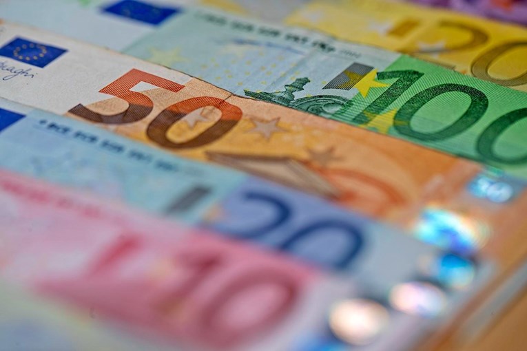 Kreditiranje u eurozoni usporilo i u veljači