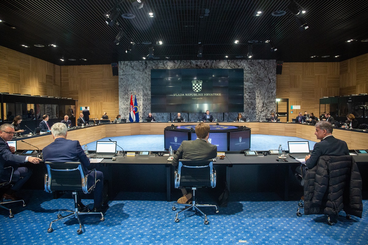 Vlada zabranila nova zapošljavanja
