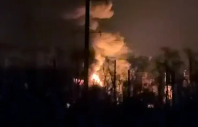 VIDEO Ukrajina dronovima pogodila rusko skladište nafte, izbio golemi požar