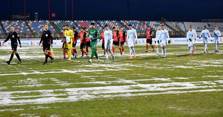 FOTO Suludi uvjeti za igru u HNL-u. Ovako izgleda teren na utakmici Gorice i Rijeke