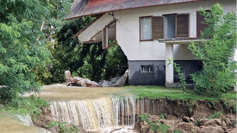 VIDEO Drava probila kod Koprivnice, urušila se kuća