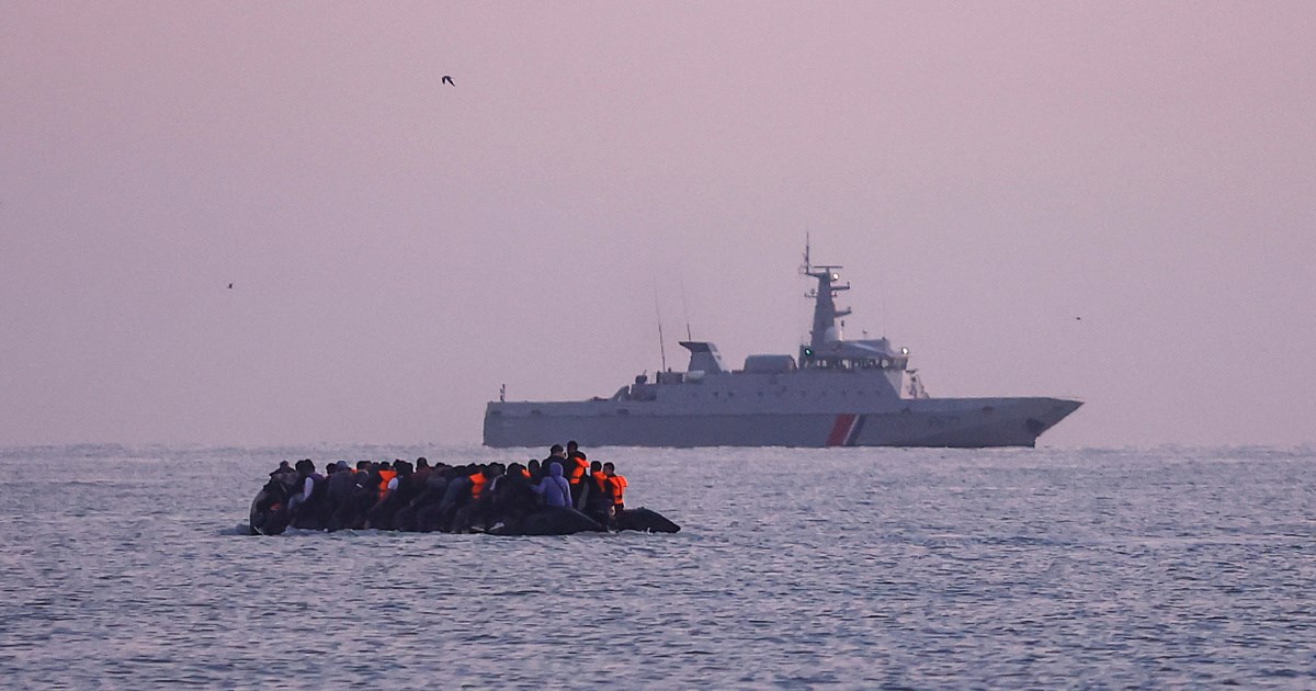 U Britaniju u samo jednom danu preko La Manchea stiglo više od 1000 migranata