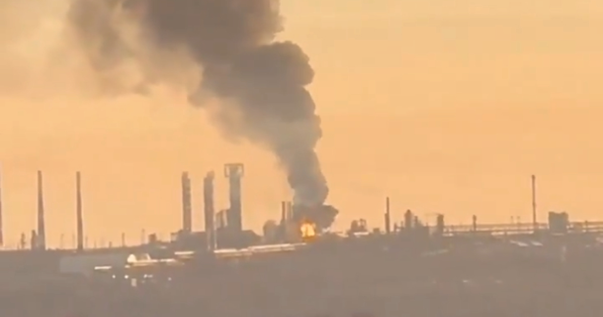 VIDEO Dronovi pogodili rafineriju u Rusiji, izbio veliki požar