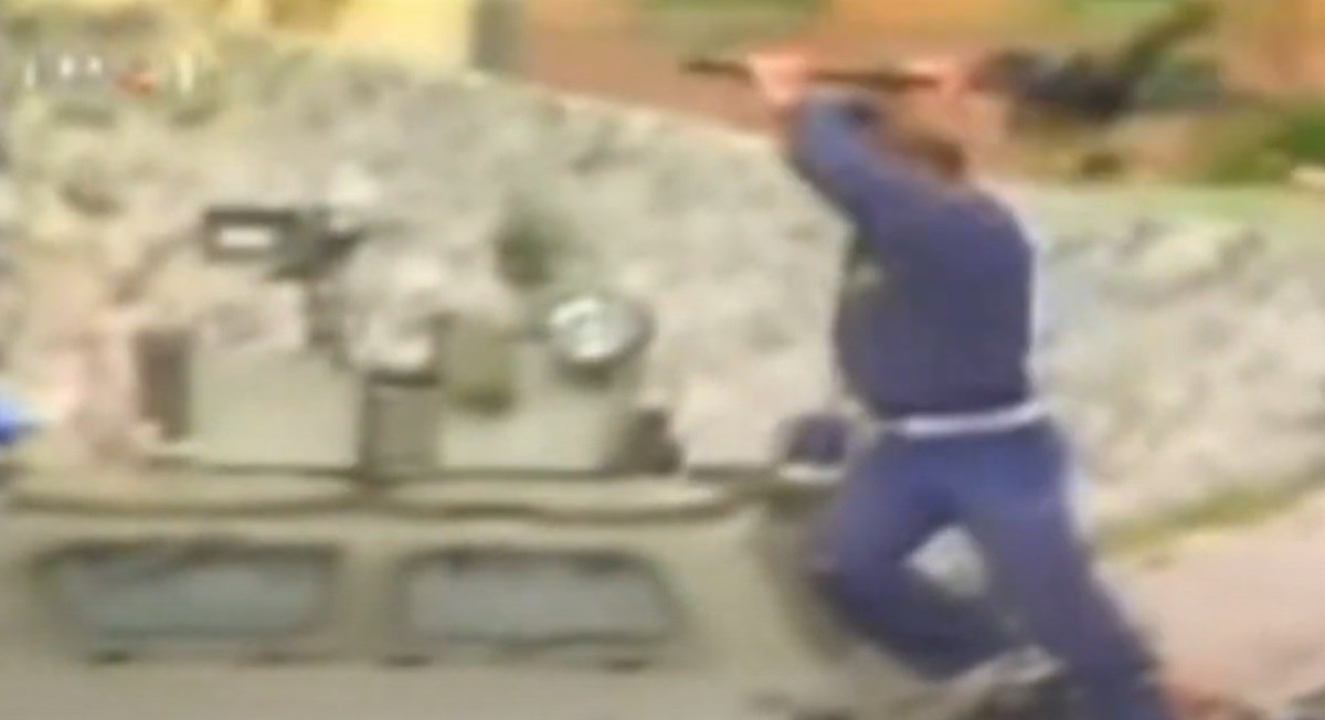 Tog dana Split je ustao protiv JNA. Ubijen je mladi Makedonac