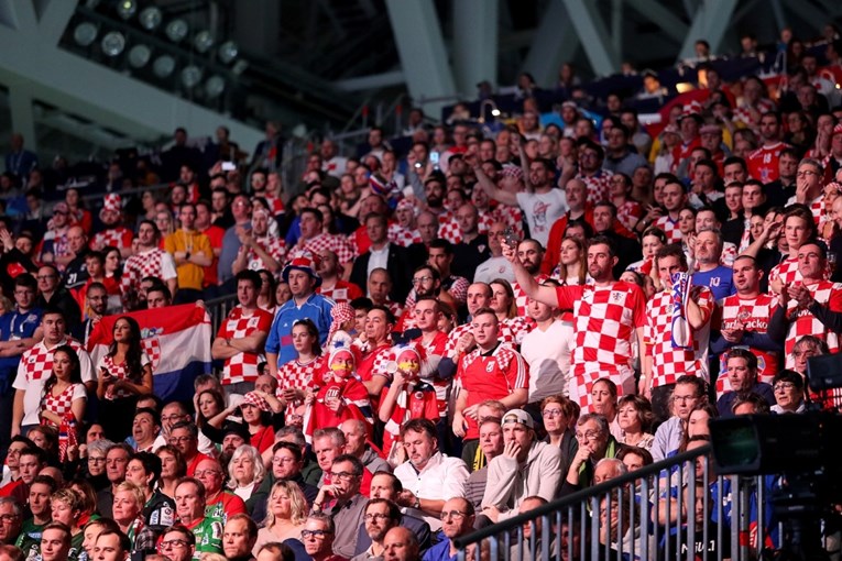 Deset tisuća Hrvata navijalo na finalu Eura. Stigao i Perišić