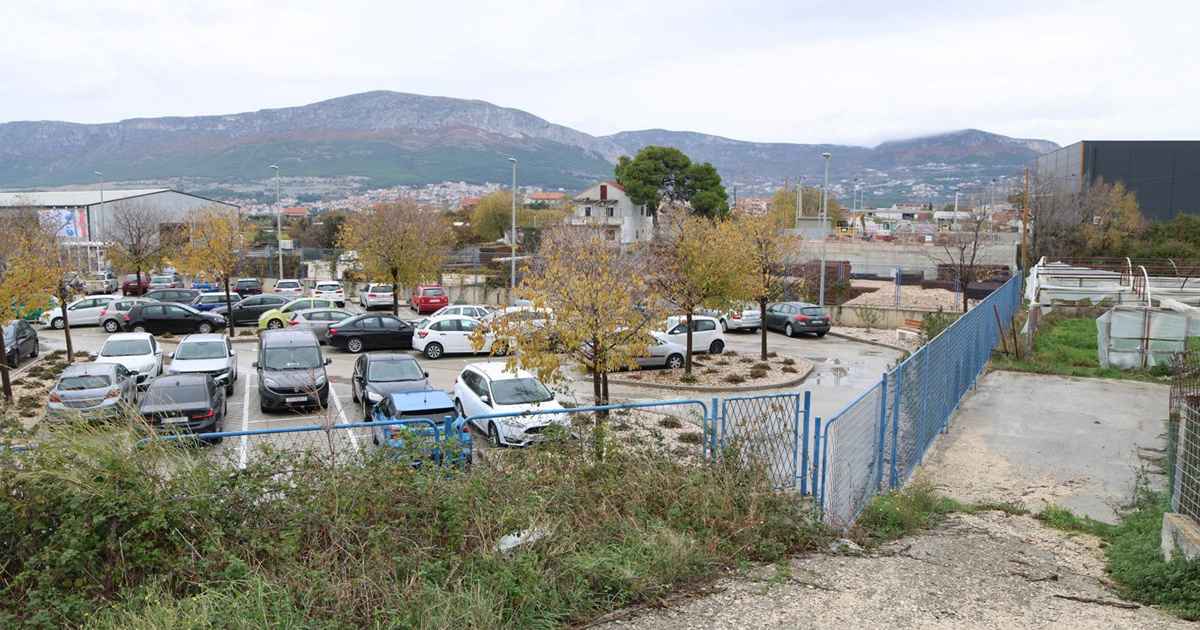 Napadnuti splitski policajac pušten na kućnu njegu. Čeka ga dug oporavak