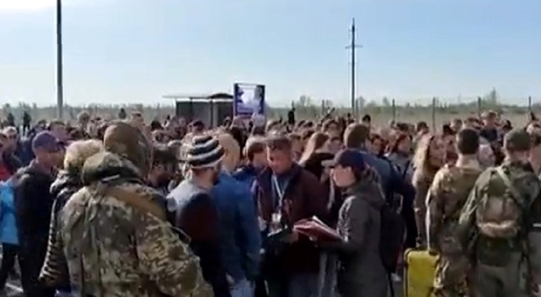 VIDEO Ukrajinska dužnosnica: Rusi prisilno evakuiraju ljude iz Mariupolja