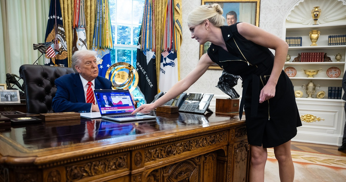 Trump darivao suradnike u Bijeloj kući iznosima do 45.000 dolara