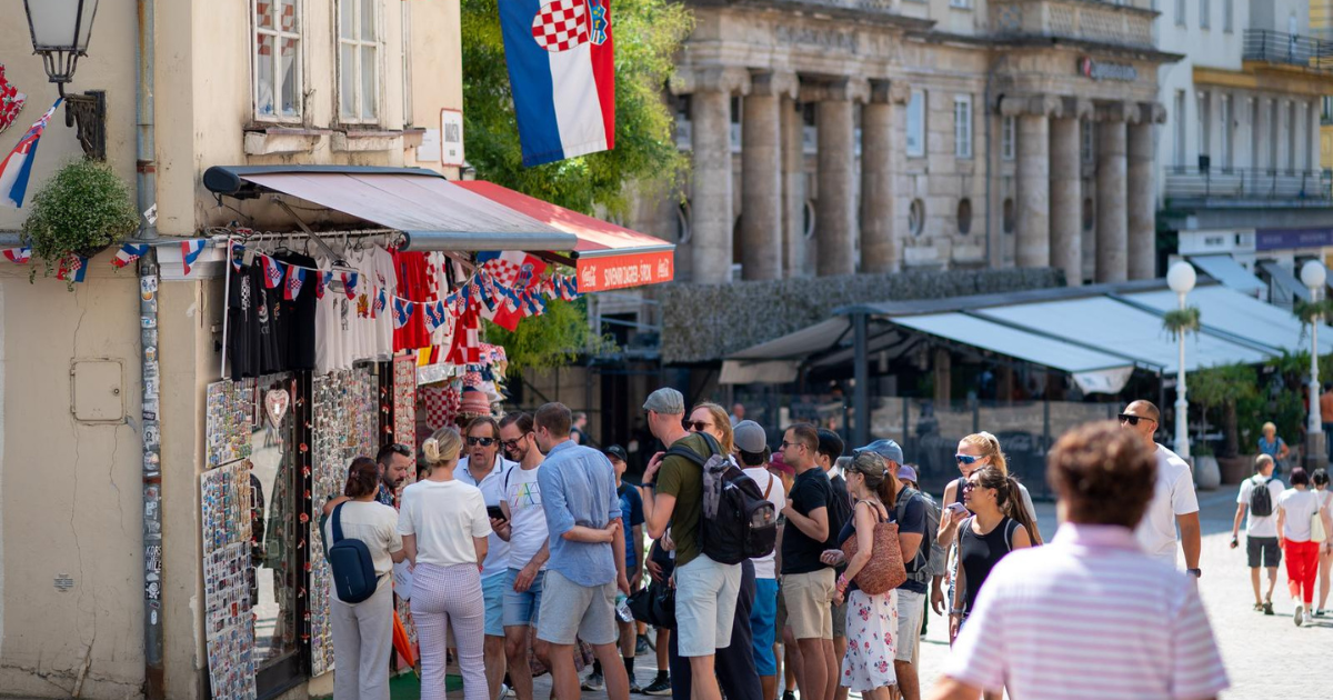FOTO Pogledajte kako danas izgleda centar Zagreba, pun je turista