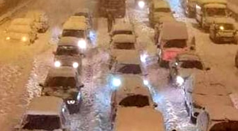 VIDEO Pogledajte snimke iz Grčke i Turske. Ogromna snježna oluja napravila kaos