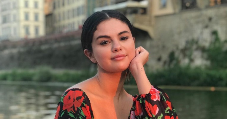 Novu frizuru Selene Gomez ćete odmah poželjeti iskopirati